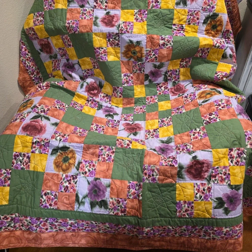 Quilt 62x62.5 Handmade Machine‎ Sewn Pink  Green Ivory Yellow Roses Floral Patch